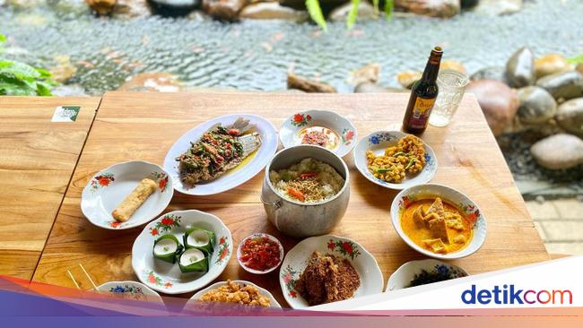 6 Resto dengan Suasana Kampung yang Cocok Buat Makan Siang Pertama 2025