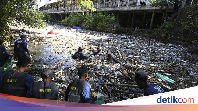 Duh 60% Sungai di RI Tercemar Limbah Domestik-Sampah Plastik