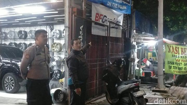 Polisi Cek TKP Usut Aksi Viral Penodongan Pistol Pemobil Di Jaksel