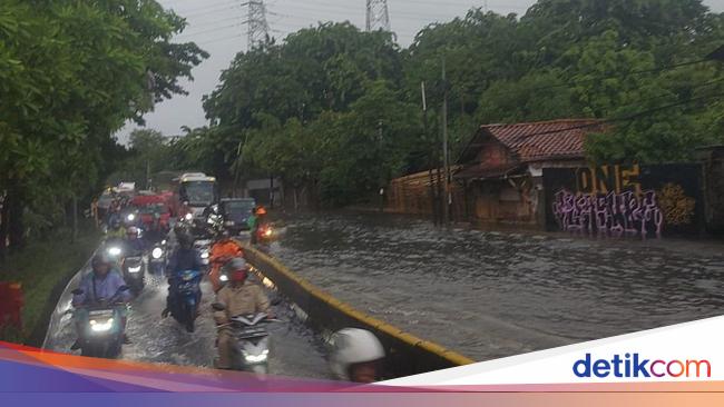 Les inondations submergent 11 routes à Jakarta ce matin
