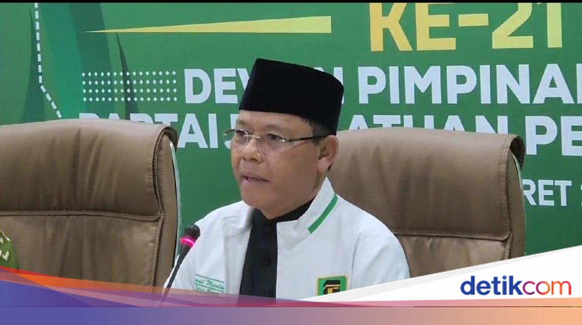 Porno video: külotlarda peeing Spermatozoidlar vaginadan tashqariga chiqmadi