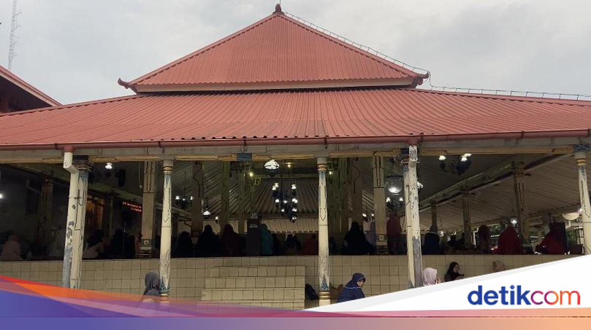 Gulai Kambing, Siganture Menu Takjil Gratis di Masjid Gedhe Kauman