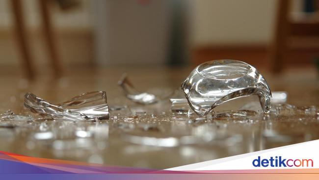 Dipicu Teman Cekcok saat Karaoke, Pria Pemalang Tewas Dibacok Pecahan Botol