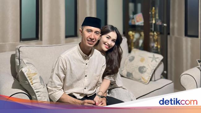 Muhammad Fardhana Asks for Return of Gift, Ayu Ting Ting: There’s Nothing Left