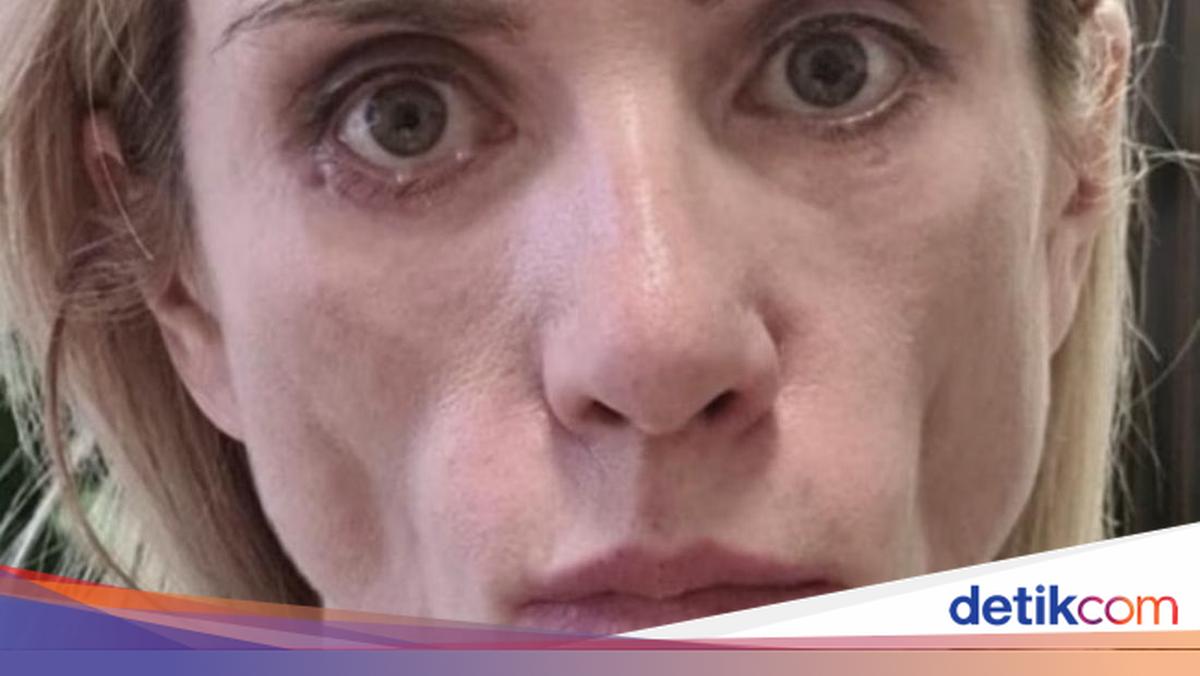 Oshxonada kiyim bilan jinsiy aloqa