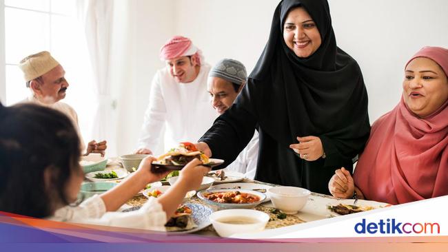 8 exemples d’invitations Halal Bihalal 2024 via WhatsApp, que vous pouvez envoyer à votre famille