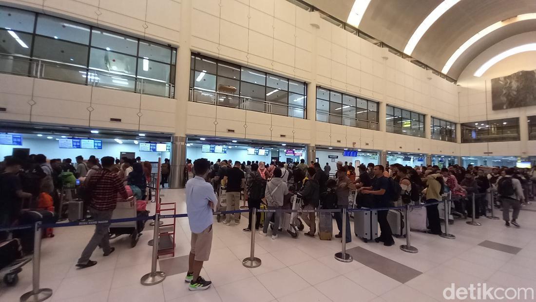 Puncak Arus Mudik, 18 Ribu Penumpang Padati Bandara Hang Nadim Batam