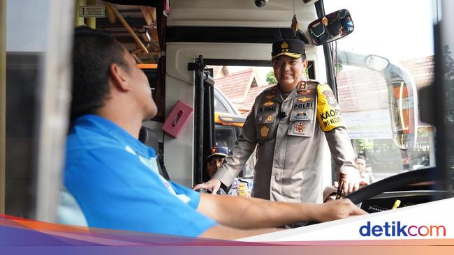 Kapolda Riau Pantau Bandara-terminal Bus Di Pekanbaru, Ingatkan 3 Hal 