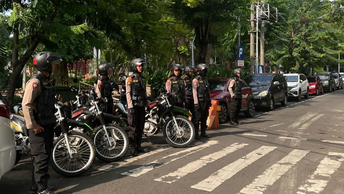 Polisi Di Surabaya Patroli Rumah Warga Yang Kosong Ditinggal Mudik