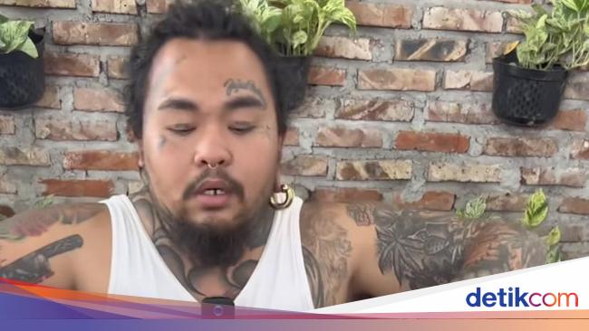 King Abdi Dikecam Usai Viral Videonya Promosi Toko Miras di Malang