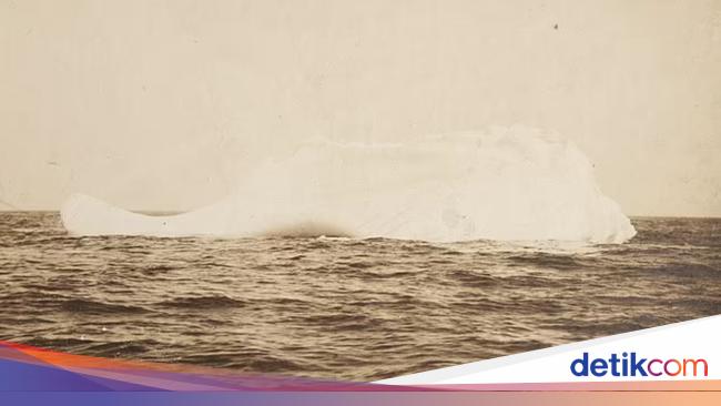 Rare Photo of Iceberg that Sank Titanic Revealed 112 Years Later in Auction