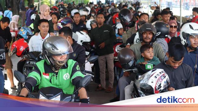 Pemudik Roda Dua Mulai Padati Pelabuhan Bakauheni