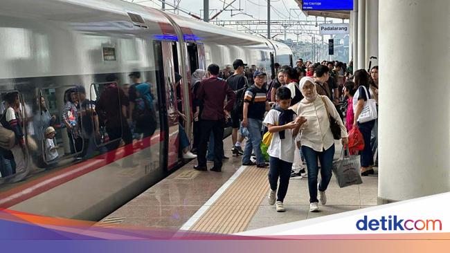 Penumpang Kereta Cepat Whoosh Meningkat Saat Libur Sekolah, Cetak Rekor!