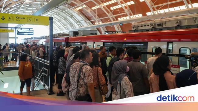 Makin Banyak Orang Naik LRT Jabodebek, Penumpangnya Sudah Sebanyak Ini