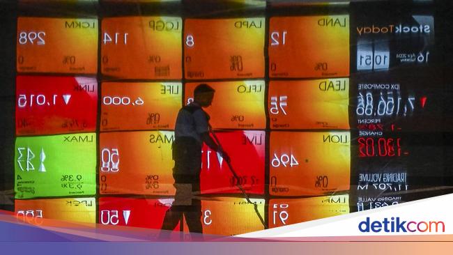 Seharian Merah, IHSG Ditutup Pada Level 7.243