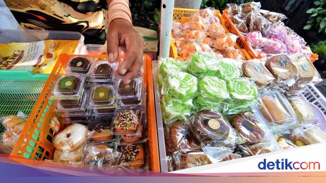 Kampung Kue Surabaya, Surga Gorengan dan Jajan Pasar Buat Buka Puasa