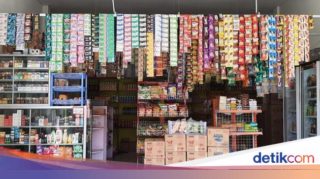 Warung Kelontong Disebut Bisa Gulung Tikar Gegara Aturan Larangan Jual Rokok