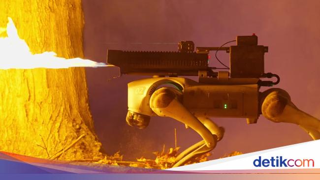 Ngeri! Robot Anjing Kini Sudah Dipersenjatai Penyembur Api