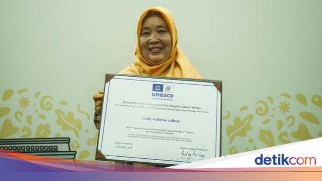 Kisah Lasmi, Usaha Jamu Gendong hingga Raup Omzet Puluhan Juta