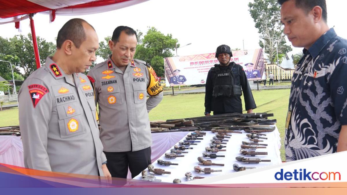 109 Senjata Api Rakitan yang Diserahkan Warga OKI Dimusnahkan