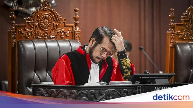 Hakim MK Sorot Komentar Sadis Netizen soal Anwar Usman Sakit