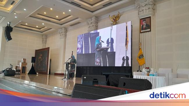 Ikut Seminar Pra Menopause, Bupati Klaten: Ilmunya Tak Hanya Buat Ibu-ibu