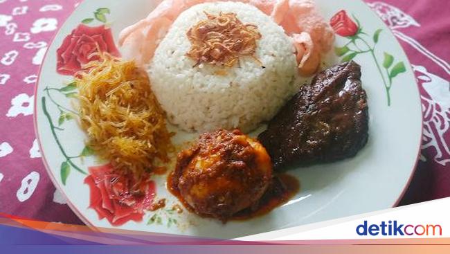 5 Tempat Makan Nasi Uduk Betawi Di Depok Yang Komplet