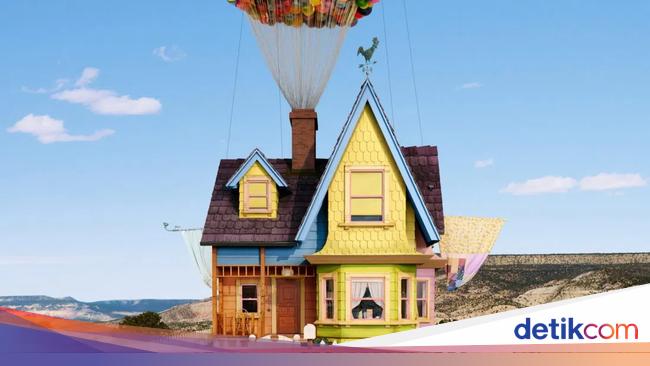 Pengin Tinggal di Rumah 'Terbang' Ala Film Up? Bisa Coba di Penginapan Ini