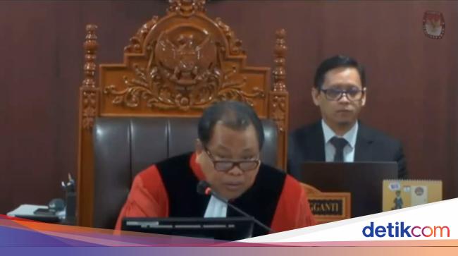 Hakim MK Kesal Pengacara Ngotot Perbaiki Permohonan, Sampai Ucap Kata Bodoh