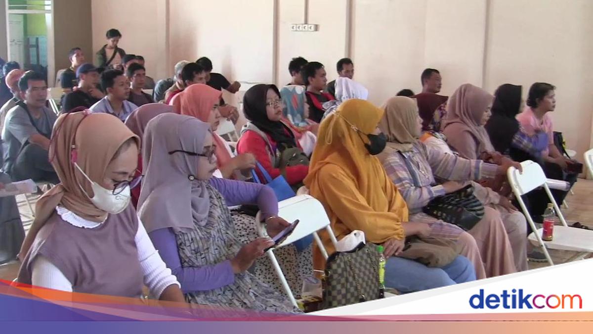 Tangis Neni dan Manajemen Bata Saat Kabar Pabrik Tutup Diumumkan