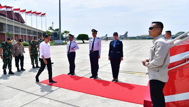 Jokowi Buka-bukaan Nasib Bansos Beras 10 Kg, Bisa Lanjut Sampai Desember?