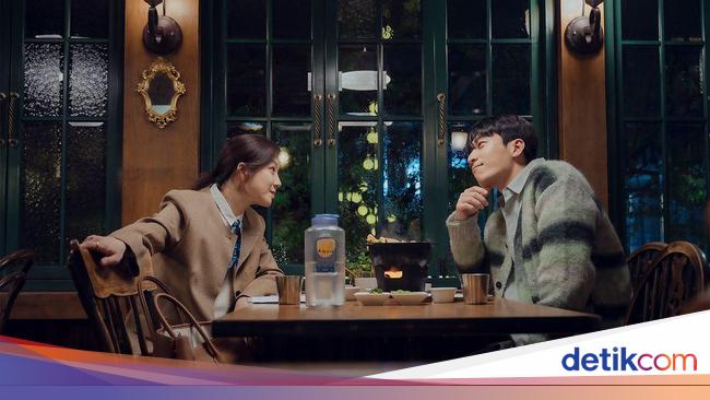 Kisah Manis Guru dan Mantan Murid Pembuat Onar di Midnight Romance in