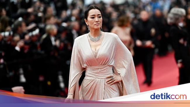年収1兆ルピアを暴露したミシェル・ジャールはコン・リーにも拒否された