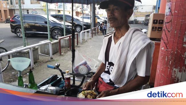 Cita Rasa Tahu Gejrot yang Memberi Warna Kehidupan untuk Rukmin