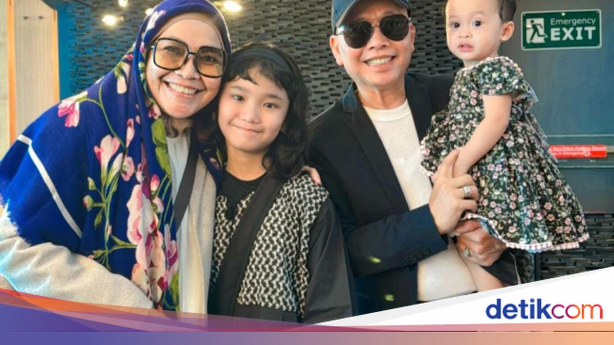 Keseruan Ayah Ojak Saat Makan dan Kumpul Bersama Keluarga