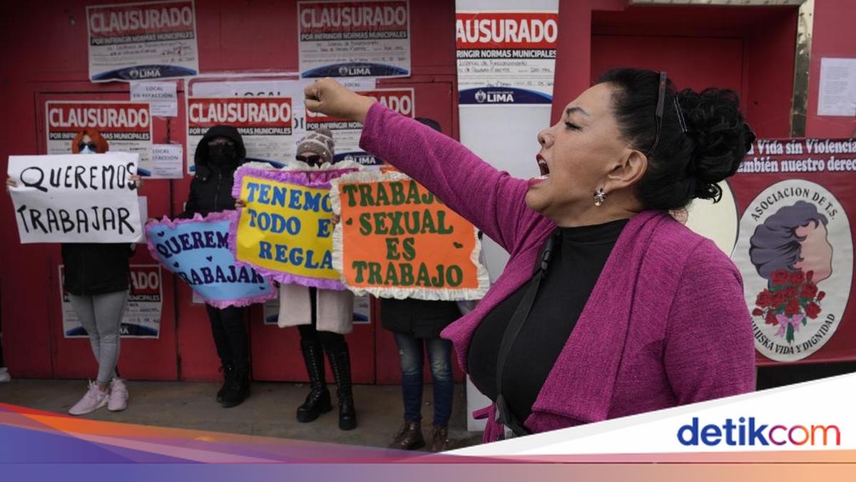 Puluhan PSK di Peru Protes Penutupan Rumah Bordil