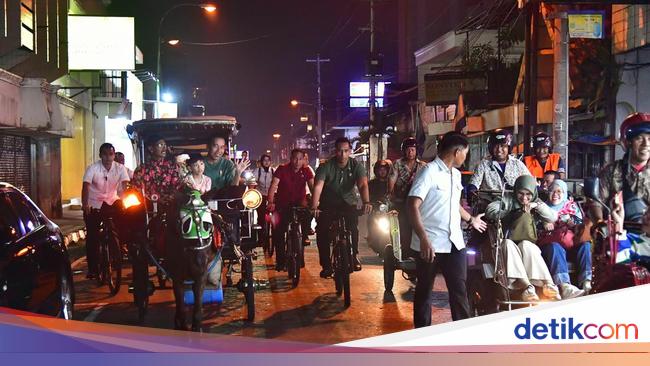 ジョコウィ大統領、ジャン・エテス氏とラ・レンバ・ケリリン・マリオボロ氏を馬車に乗せるよう招待
