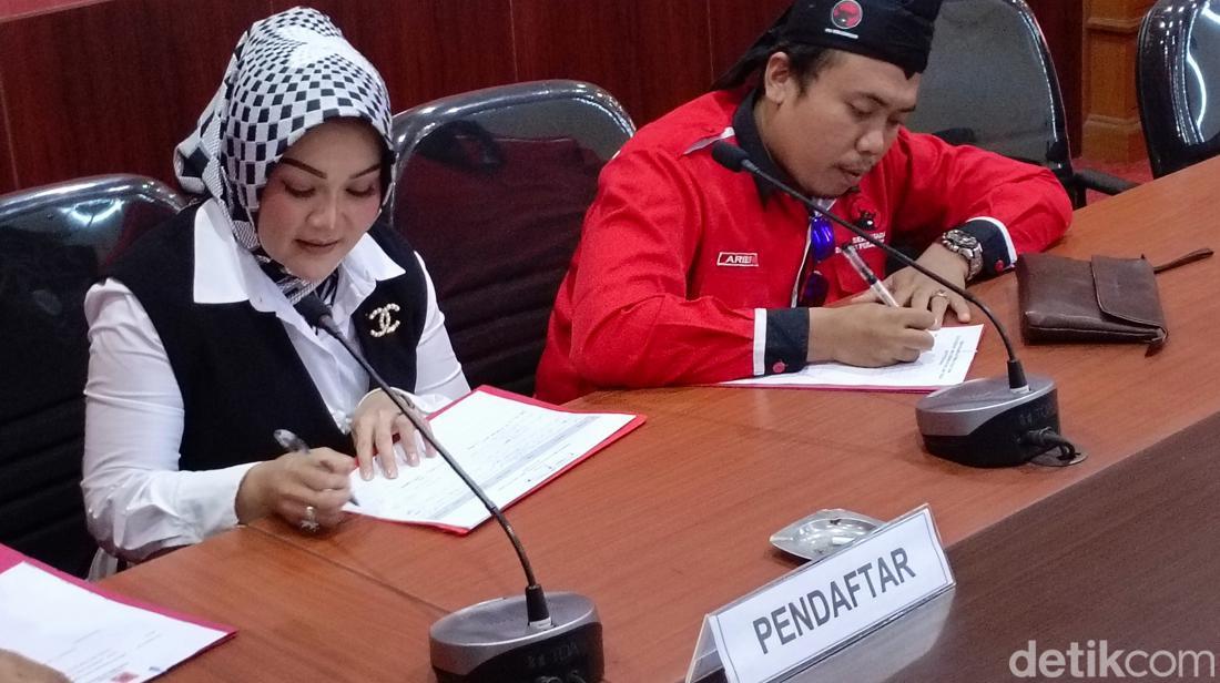 Bupati Klaten Ambil Formulir Calon Wakil Gubernur Jateng Di PDIP