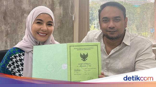 So relieved!  Meisya Siregar is grateful to have paid off her mortgage on the age of 45