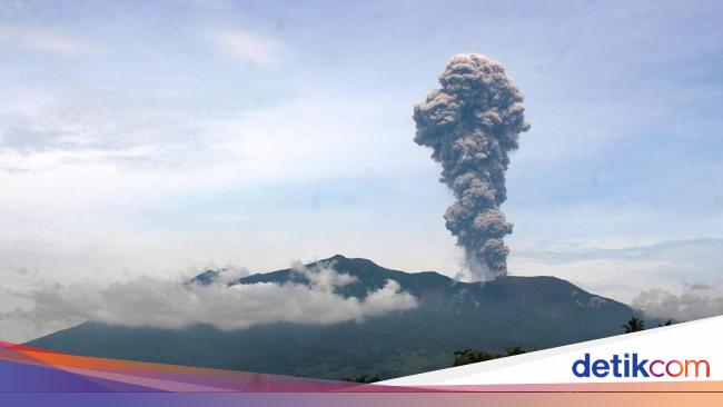 Pendaki Ilegal Saat Gunung Erupsi Berujung Penutupan Permanen Marapi