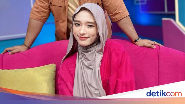Ivan Gunawan 与 Inara Rusli 配对,因为据说他看起来像处女 Ivan Gunawan 与 Inara Rusli 配对,因为据说他看起来像处女