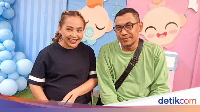 Mpok Alpa Meninggal karena Kanker Payudara, Suami Ungkap Ada Faktor Genetik