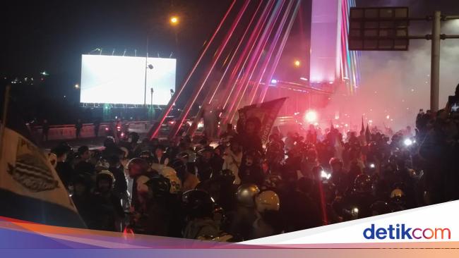 Sempat Koma 14 Hari, Bobotoh yang Jatuh dari Flyover Pasupati Meninggal
