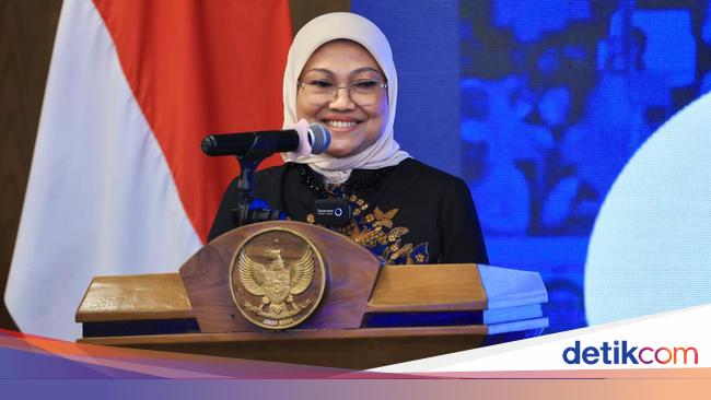Dapat Bintang Jasa dari Jokowi, Menaker Singgung Pengangguran Turun