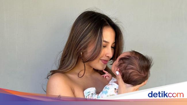 Tegas! Jennifer Coppen Larang Fans Foto dengan Kamari