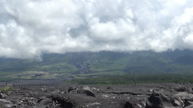 Gunung Semeru Erupsi, Luncurkan Guguran Lava Pijar Sejauh 1,5 Km