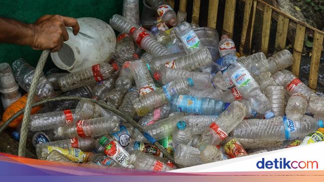 Seluk Beluk Daur Ulang Botol Plastik Air Mineral Indonesia