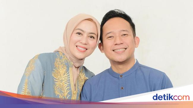 Jawaban Istri soal Perubahan-Pendapatan Denny Cagur Berkurang Jadi Anggota Dewan