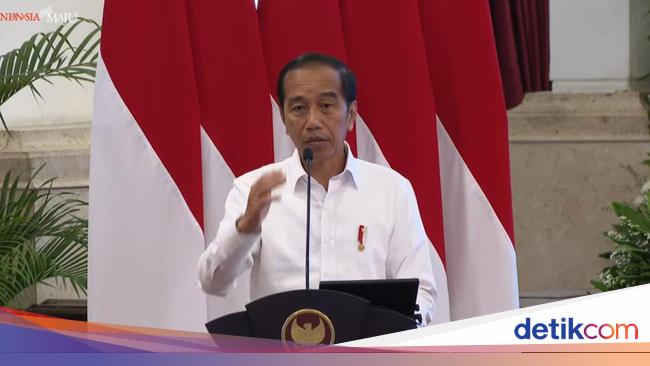 54.3% of the public considers regional election candidates close to Jokowi