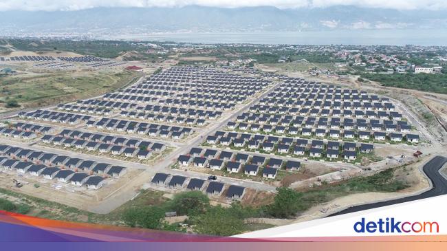 Pemerintah Serah Terima Kunci 303 Unit Huntap ke Warga Terdampak ...